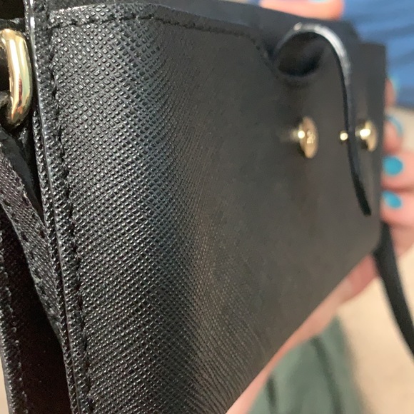 Kate Spade wallet with strap - Picture 2 of 4